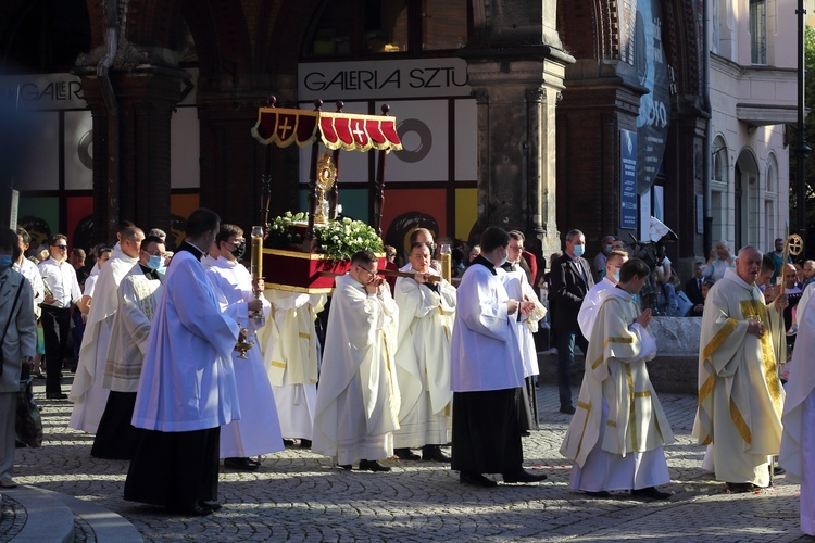 Przepiękna procesja