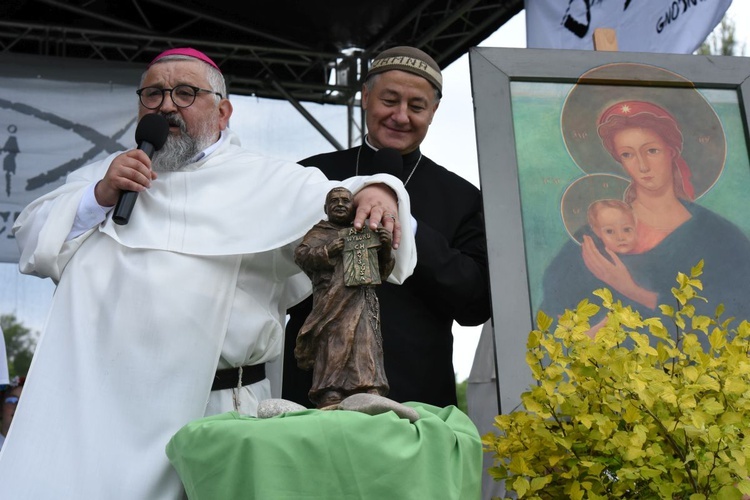 O. Andrzej Chlewicki podkreśla, że Lednica 2000 urodziła się na Jamnej.