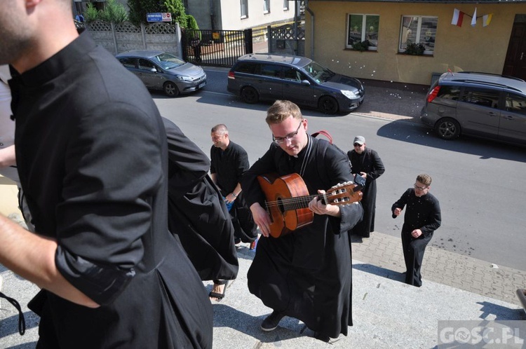 Z Paradyża do Rokitna o powołania