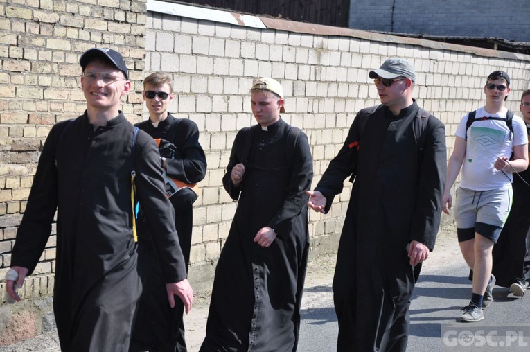 Z Paradyża do Rokitna o powołania