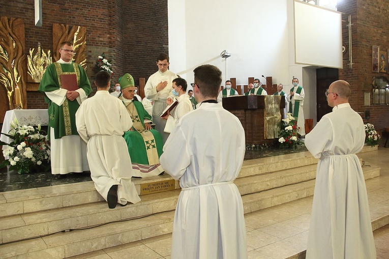 Święcenia diakonatu w Koszalinie cz. 1