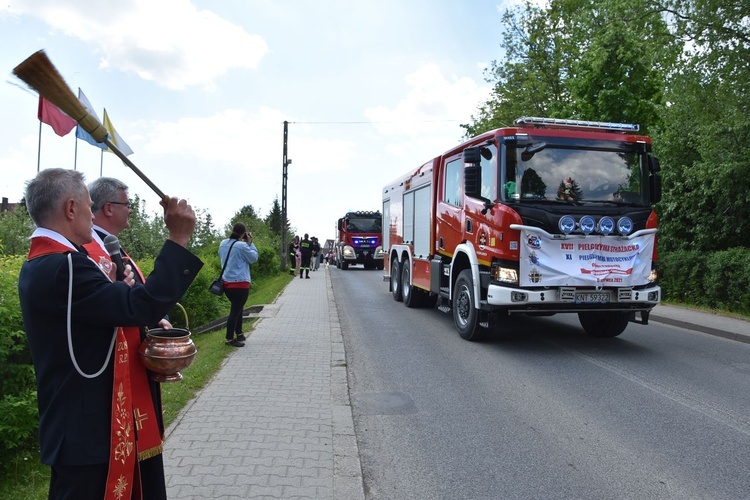 Motocykliści i strażacy na Drodze Papieskiej