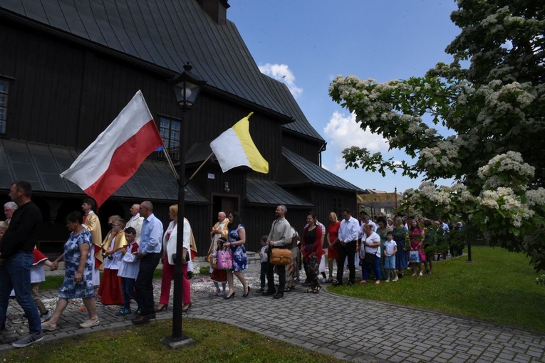 Parafialne dziekczynienie w Tymowej