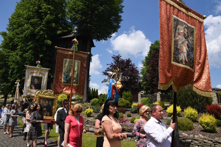 Parafialne dziekczynienie w Tymowej
