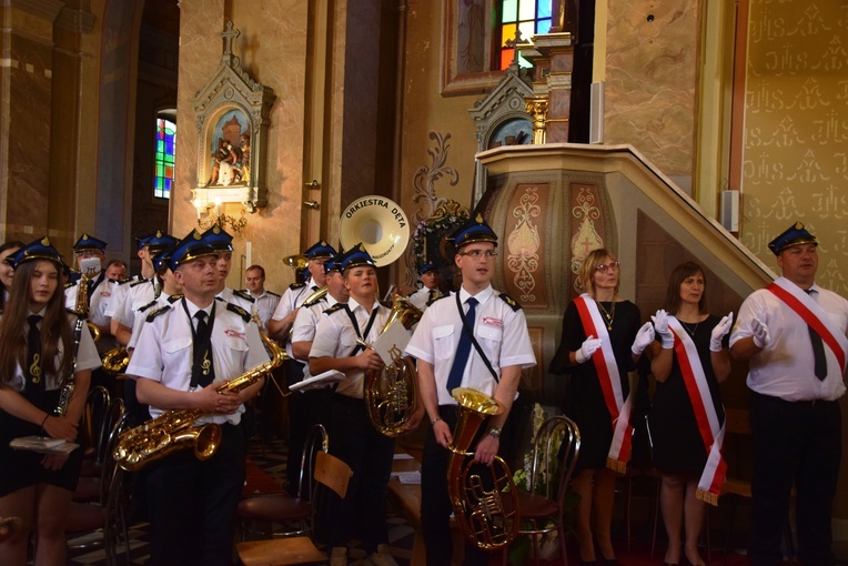 Poświęcenie sztandaru orkiestry w Górze św. Małgorzaty