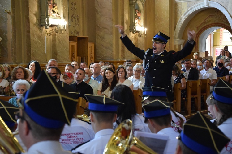 Poświęcenie sztandaru orkiestry w Górze św. Małgorzaty