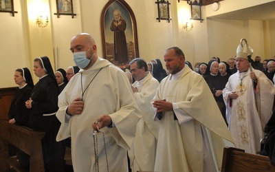 W oświęcimskiej kaplicy klasztornej sióstr serafitek - w 8. rocznicę beatyfikacji założycielki.