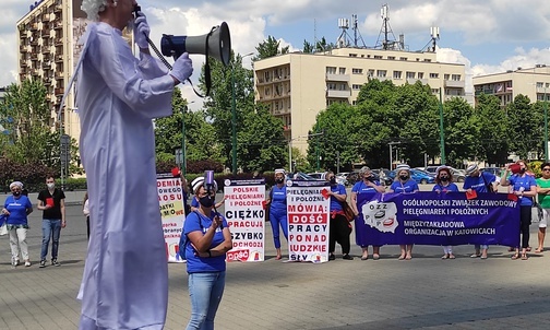 Region. Strajk ostrzegawczy pielęgniarek w 10 śląskich szpitalach i manifestacja pod Spodkiem