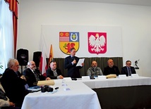▲	Wśród członków Społecznego Komitetu jest także ks. Tadeusz Isakowicz-Zaleski.