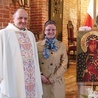 ▲	Raz w miesiącu spotykają się na Eucharystii, formacji i agapie.