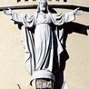 ◄	Figura Serca Jezusa nad głównym wejściem.