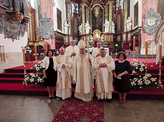 Na liturgii obecni byli także członkowie rodzin.