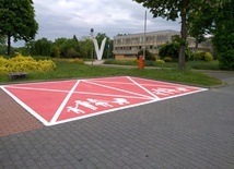 Tychy. Różowe parkingi dla kobiet w ciąży i rodzin z dziećmi