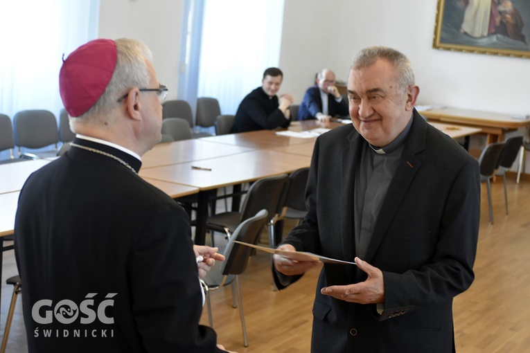 Wręczenie dekretów proboszczom i księżom pełniącym specjalne funkcje