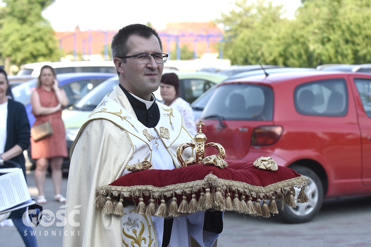 Rozpoczęcie peregrynacji figury św. Michała Archanioła w Świebodzicach