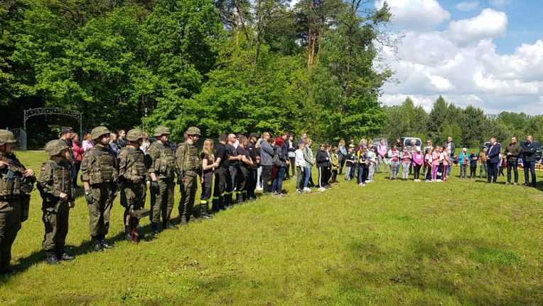 Myśliwi pamiętają o dzieciach