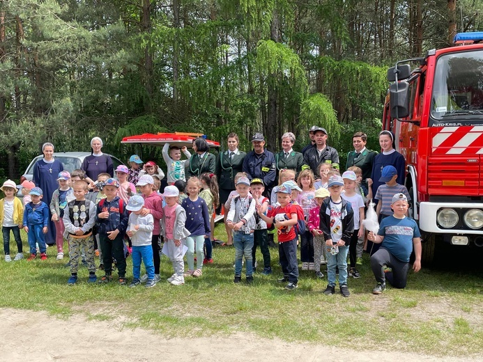 Myśliwi pamiętają o dzieciach