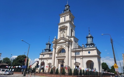 Kościół NSJ na osiedlu Glinice.