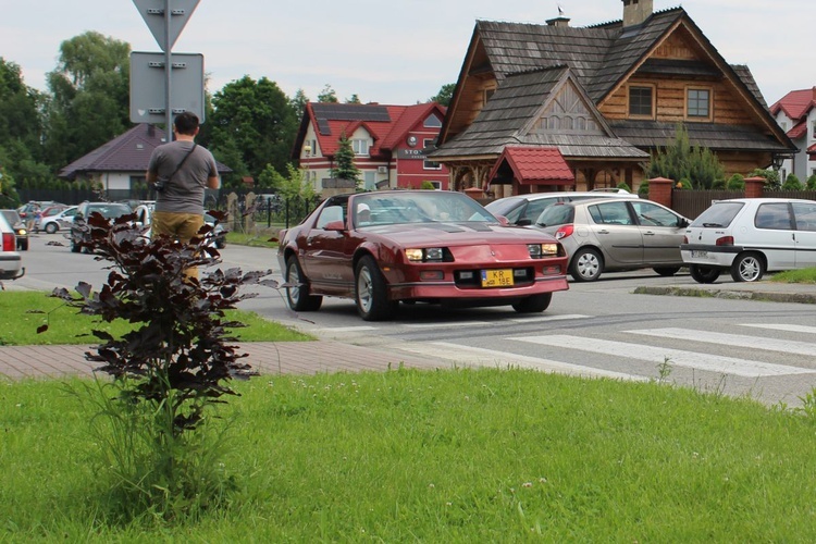 Zjazd starych samochodów w Brzesku