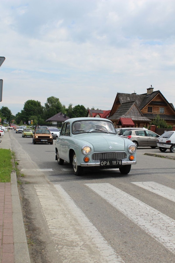 Zjazd starych samochodów w Brzesku