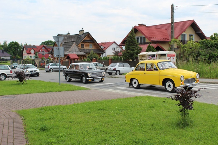 Zjazd starych samochodów w Brzesku