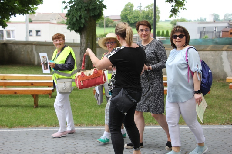 VIII Pielgrzymka Kobiet do Suserza - pielgrzymowanie