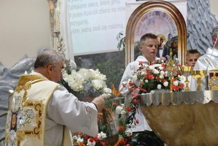 Relikwie św. Teresy od Dzieciątka Jezus i jej rodziców, Ludwika i Zelii Martin w Kalnej