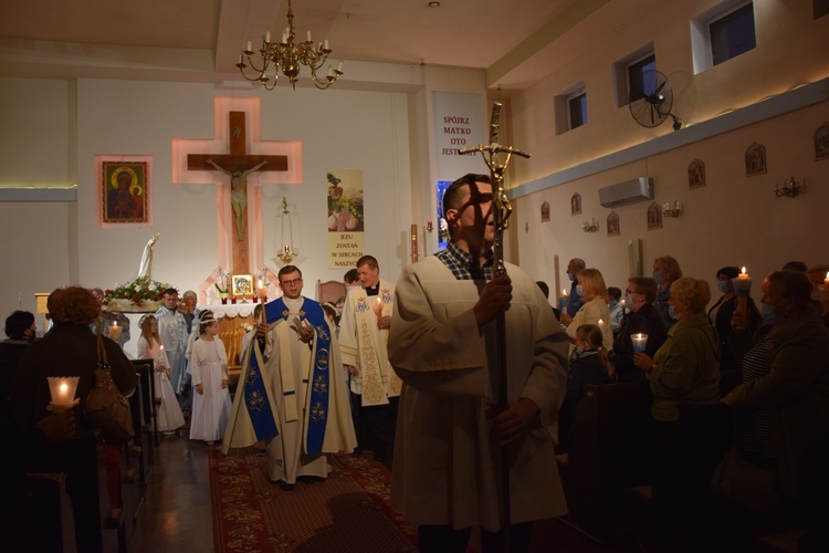 Nabożeństwo fatimskie w parafii Jezusa Chrystusa Króla Wszechświata w Rawie Maz.