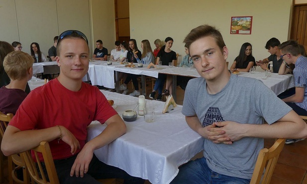 Bliźniacy: Jacek Laszczak i Robert Laszczak z Kęt też już bardzo chcieli spotkać się z kolegami stypendystami twarzą w twarz.