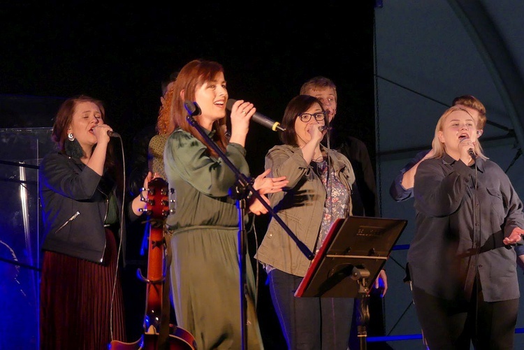 Zwieńczeniem festynu w "Sercu" był koncert zespołu "niemaGOtu".