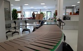 Zamieniony w lotniskową halę odpraw budynek Centrum Kształcenia Zawodowego w Sosnowcu