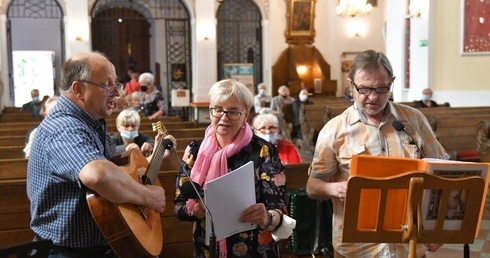 Pielgrzymka Apostolatu Trzeźwości do sanktarium w Rokitnie