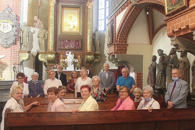 Obraz przypomina im o dawnych latach. To historia ich rodziców i dziadków.