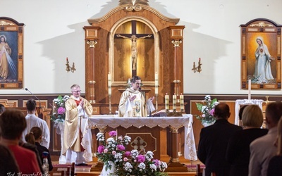 Krywałd. 100-lecie parafii i wprowadzenie relikwii św. Antoniego