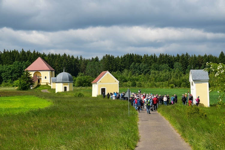 Przyszli do Matki