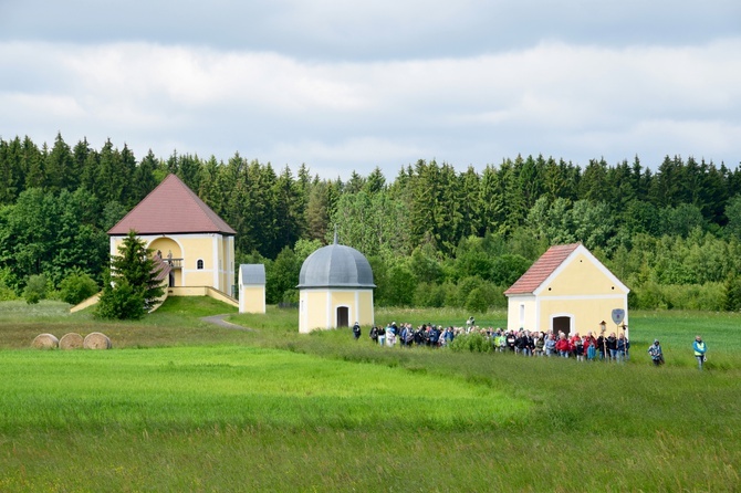 Przyszli do Matki