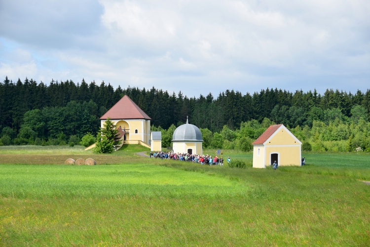 Przyszli do Matki