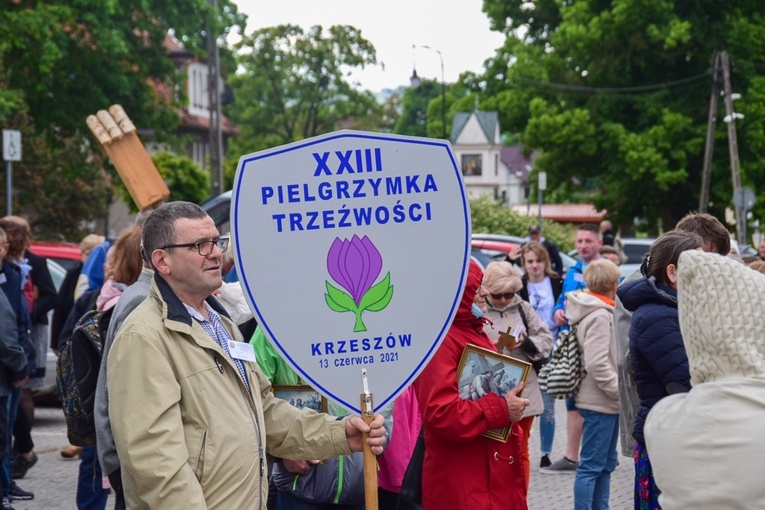 Przyszli do Matki