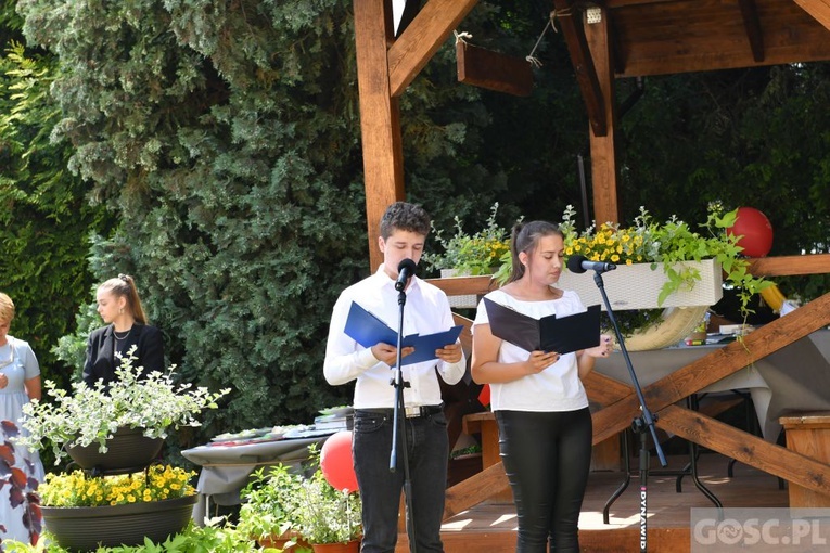 Poświęcenie zielonego "Zakątka u św. Mikołaja" w Głogowie