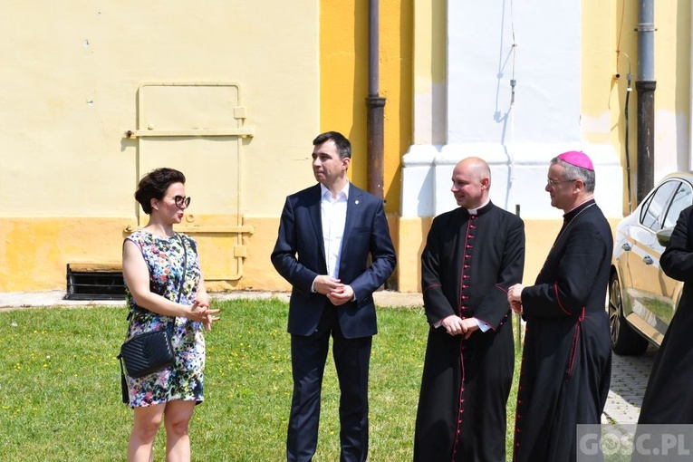 Poświęcenie zielonego "Zakątka u św. Mikołaja" w Głogowie