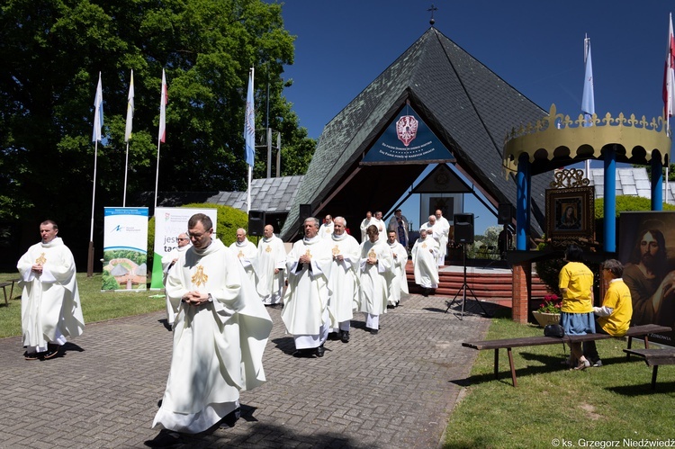 Pielgrzymka chorych i cierpiących oraz służby zdrowia do Rokitna