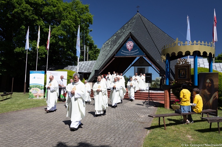 Pielgrzymka chorych i cierpiących oraz służby zdrowia do Rokitna