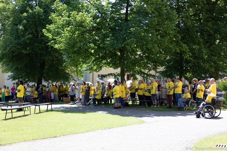 Pielgrzymka chorych i cierpiących oraz służby zdrowia do Rokitna