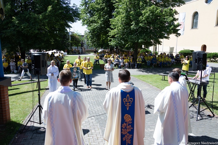 Pielgrzymka chorych i cierpiących oraz służby zdrowia do Rokitna