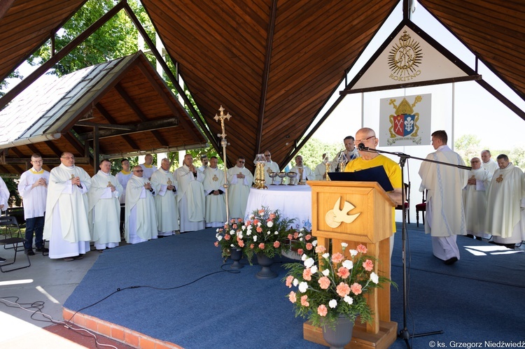 Pielgrzymka chorych i cierpiących oraz służby zdrowia do Rokitna