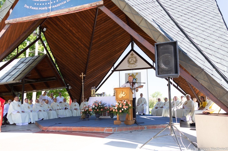 Pielgrzymka chorych i cierpiących oraz służby zdrowia do Rokitna