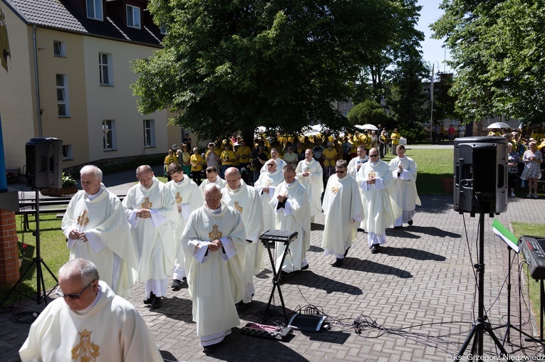 Pielgrzymka chorych i cierpiących oraz służby zdrowia do Rokitna
