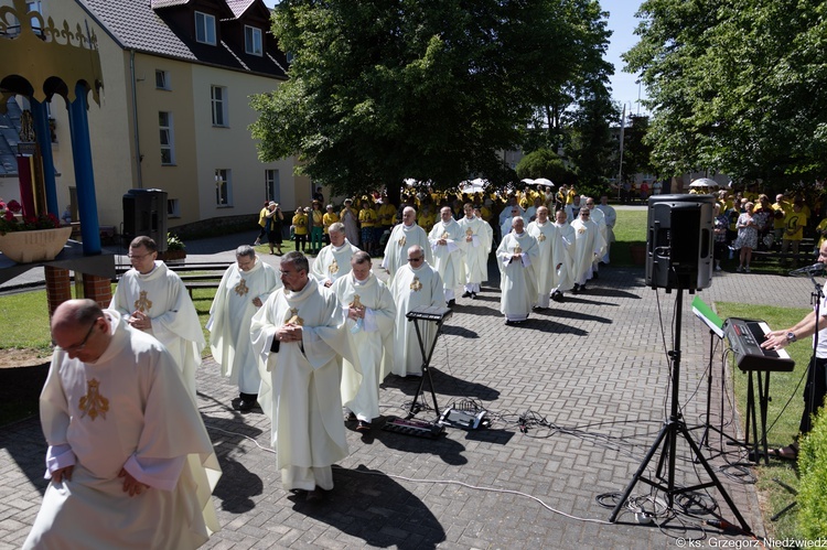 Pielgrzymka chorych i cierpiących oraz służby zdrowia do Rokitna