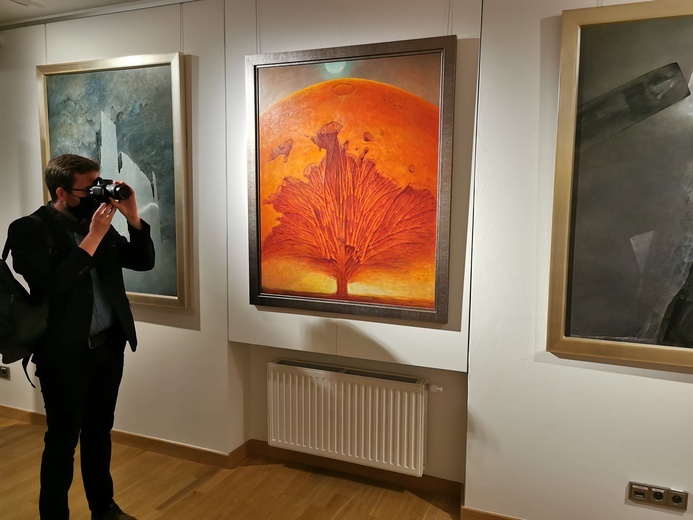 Beksiński - kolekcja Anny i Piotra Dmochowskich w Muzeum Archidiecezji Warszawskiej