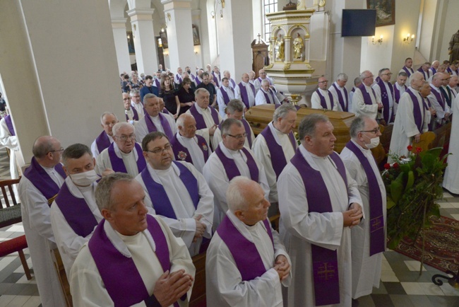 Uroczystości pogrzebowe ks. Wiesława Wilka